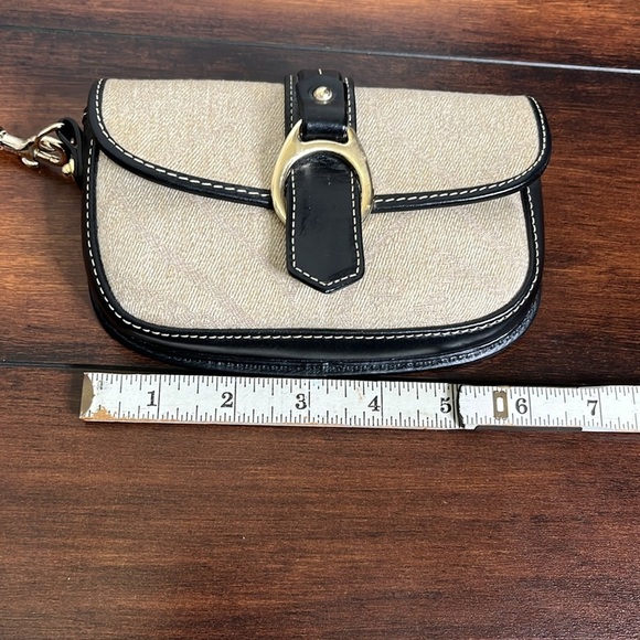 Dooney & Bourke Fabric and Leather Wristlet Clutch Coin Purse Buckle - Picture 12 of 15